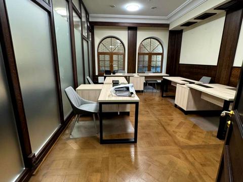 комерційна за адресою Жилянська вул., 72