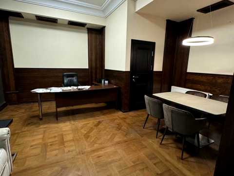 комерційна за адресою Жилянська вул., 72