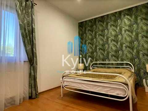 будинок за адресою Центральна вул., 4