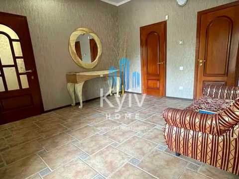 будинок за адресою Центральна вул., 4