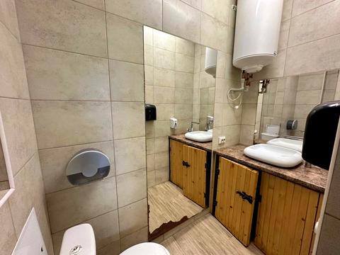комерційна за адресою Бельведерська вул., 35