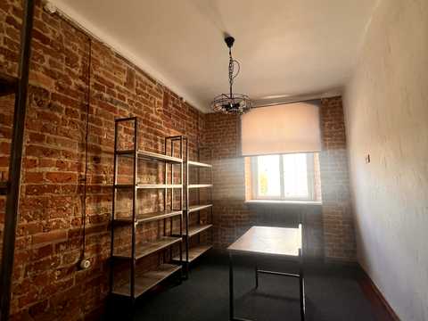 комерційна за адресою Ринок пл., 19