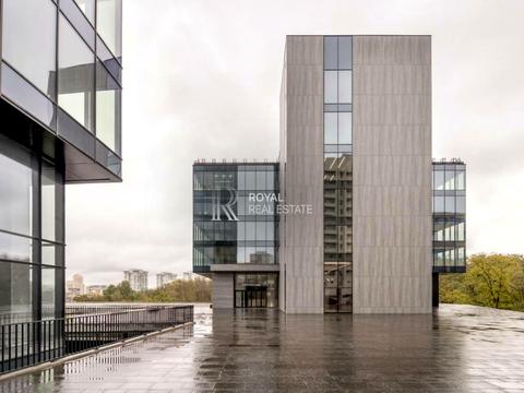 комерційна за адресою Солом'янська вул., 11
