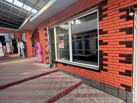 комерційна за адресою Базарна вул., 20