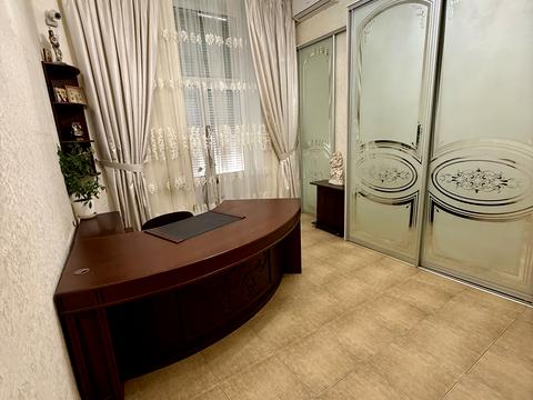 комерційна за адресою Соборна вул., 45