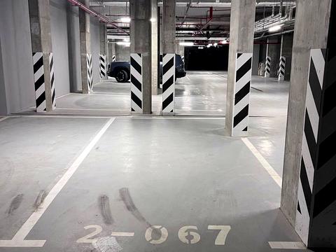 паркомісце за адресою Ґарета Джонса вул. (Сім'ї Хохлових), 12