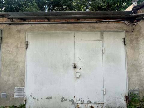 паркомісце за адресою Зеленогірська вул., 2