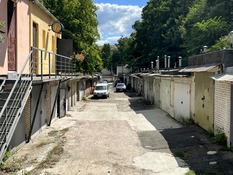 паркомісце за адресою Зеленогірська вул., 2