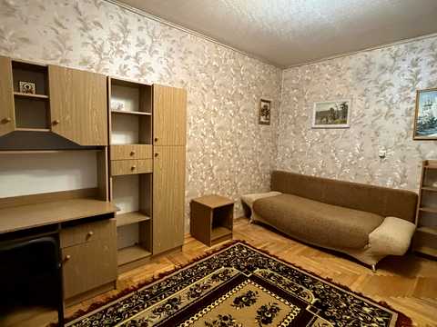 квартира за адресою Анни Ахматової вул., 15