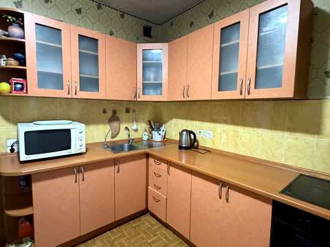 квартира за адресою Анни Ахматової вул., 15
