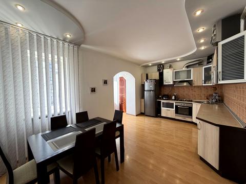 квартира за адресою Гната Хоткевича вул., 44В