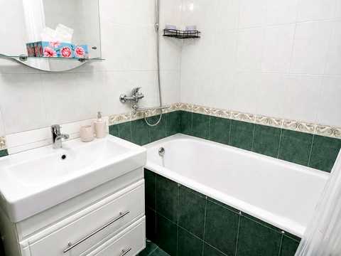 квартира за адресою Срібнокільська вул., 8