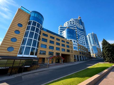 коммерческая по адресу Дмитрия Яворницкого просп. (Карла Маркса), 5