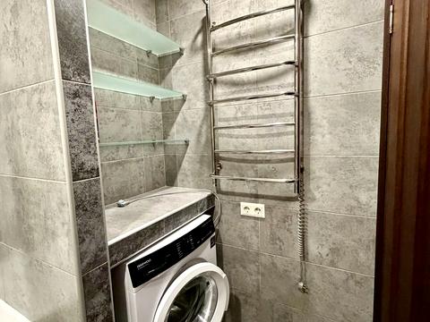 квартира за адресою Космонавтів вул., 42