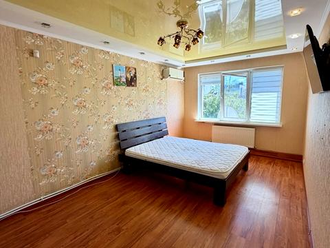 квартира за адресою Космонавтів вул., 42