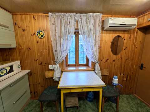 будинок за адресою с. Дніпрове, Центральная