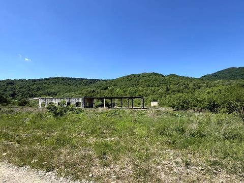комерційна за адресою Лесі Українки вул., 30