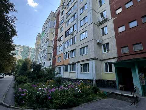 квартира за адресою Юрія Побєдоносцева бульв., 8