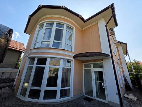 будинок за адресою Михайла Комарова вул., 146
