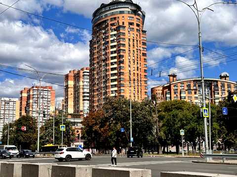 комерційна за адресою Лесі Українки бульв., 34