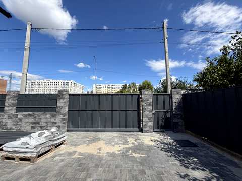 будинок за адресою Назарія Яремчука вул.