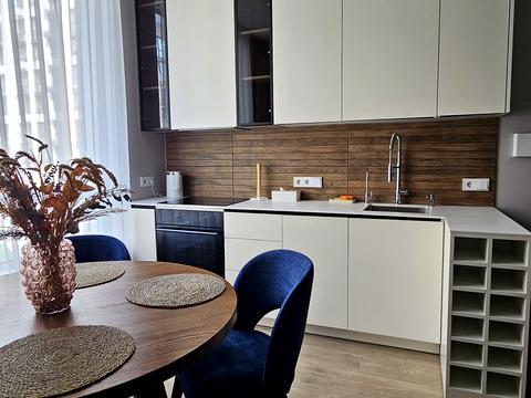 квартира за адресою Салютна вул., 2к18