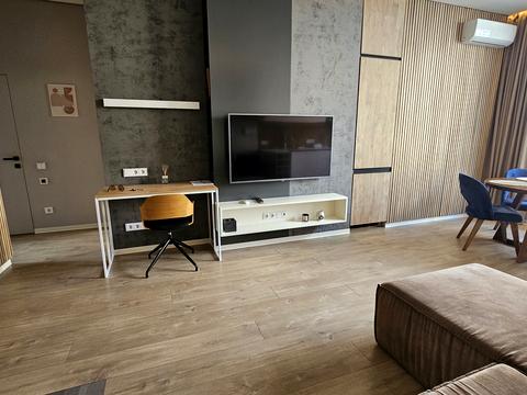 квартира за адресою Салютна вул., 2к18
