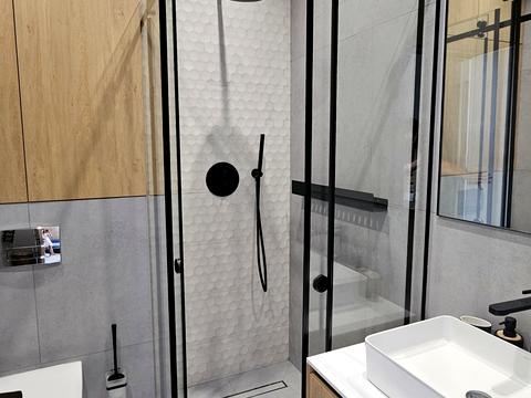квартира за адресою Салютна вул., 2к18