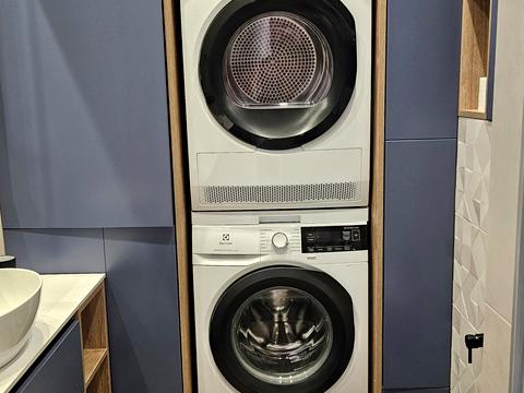 квартира за адресою Салютна вул., 2к18