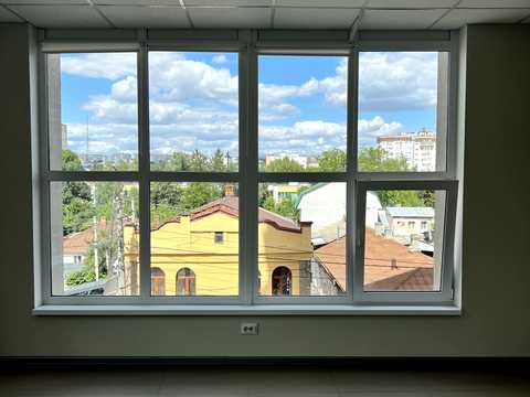 комерційна за адресою Подільська вул., 58