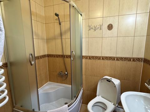 комерційна за адресою Надвірнянська вул., 69