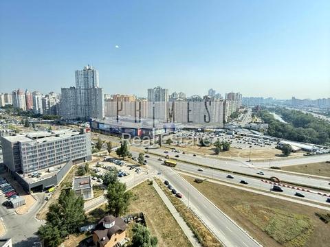 квартира за адресою Дніпровська набережна вул., 18-Б