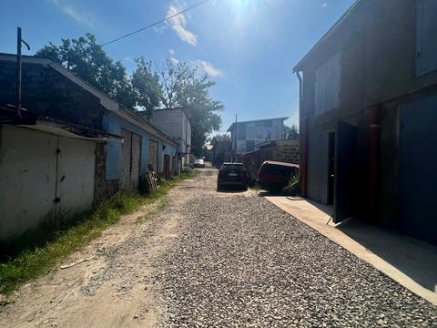 паркомісце за адресою Олександра Довженка вул., 9-Б