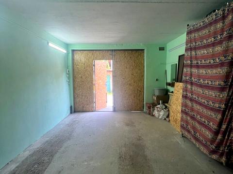 паркомісце за адресою Олександра Довженка вул., 9-Б