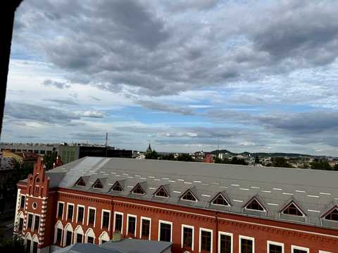комерційна за адресою Героїв УПА вул., 71
