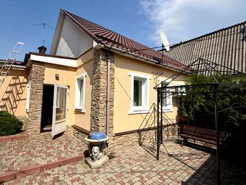 будинок за адресою різдвяна, 20А