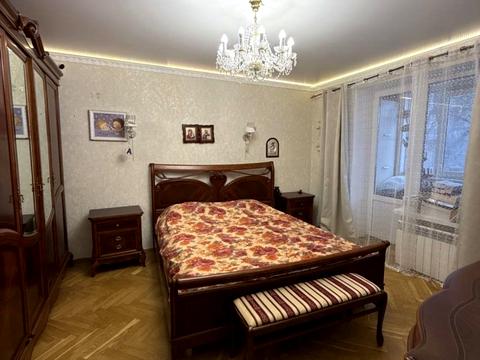 квартира по адресу Строителей ул., 11