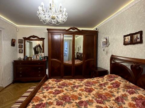 квартира по адресу Строителей ул., 11