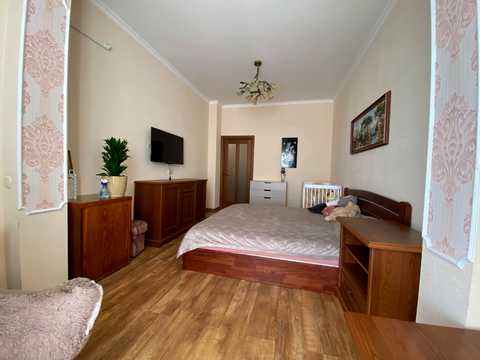 квартира за адресою Академіка Корольова вул., 5/4