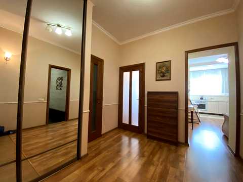 квартира за адресою Академіка Корольова вул., 5/4