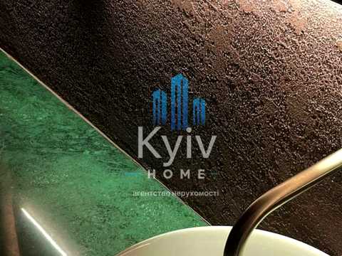 комерційна за адресою Кловський узвіз, 7