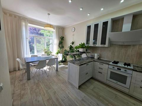 будинок за адресою Михайла Комарова вул., 146