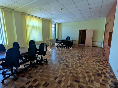 комерційна за адресою Межигірського Спаса вул., 6
