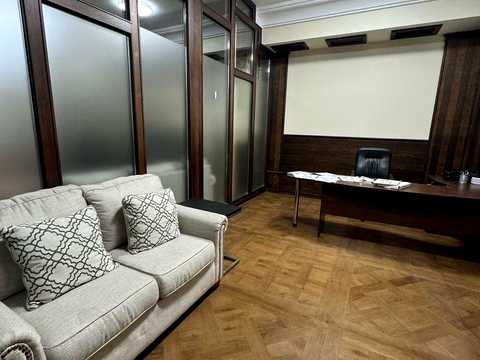 комерційна за адресою Жилянська вул., 72А