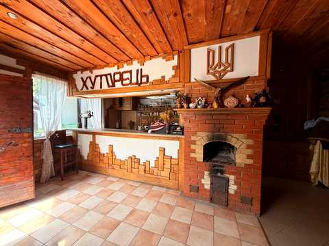 коммерческая по адресу Київська, 2