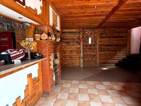 коммерческая по адресу Київська, 2