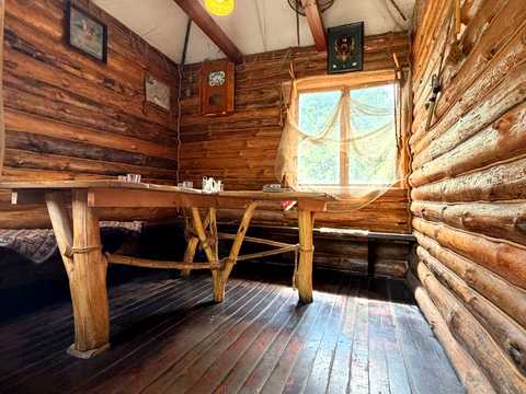 коммерческая по адресу Київська, 2