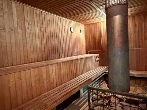 коммерческая по адресу Київська, 2