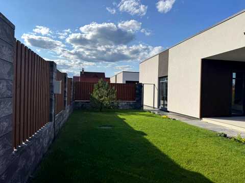 будинок за адресою Центральна вул., 5