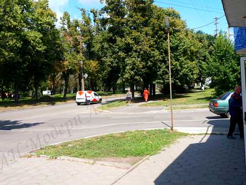 коммерческая по адресу Лесопарковская ул., 7а